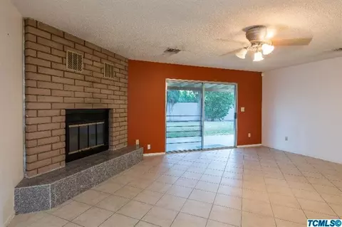 501 E Davis Dr, Dinuba, CA 93618 photo 6