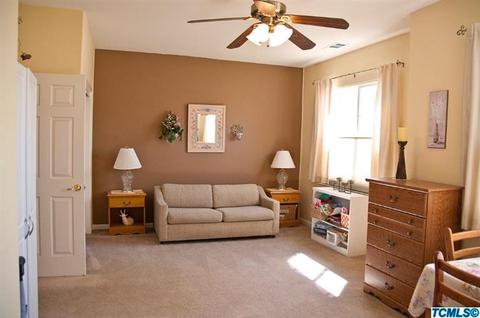 1702 Castle Way, Lemoore, CA 93245 photo 35