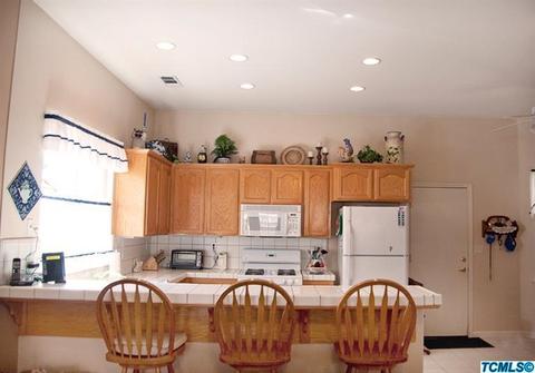 1702 Castle Way, Lemoore, CA 93245 photo 12