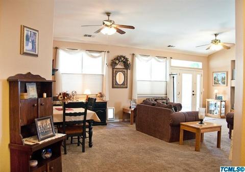 1702 Castle Way, Lemoore, CA 93245 photo 5