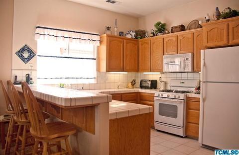 1702 Castle Way, Lemoore, CA 93245 photo 17