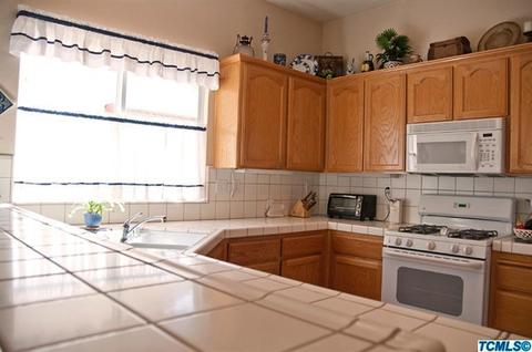 1702 Castle Way, Lemoore, CA 93245 photo 16