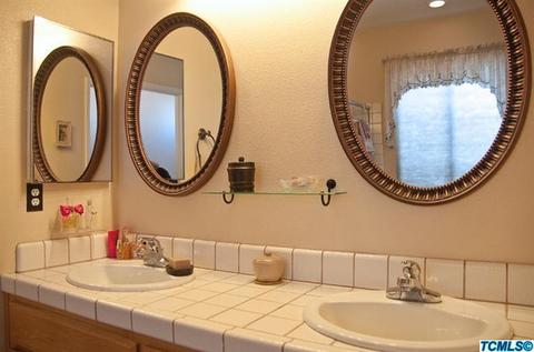 1702 Castle Way, Lemoore, CA 93245 photo 29
