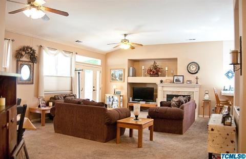 1702 Castle Way, Lemoore, CA 93245 photo 6