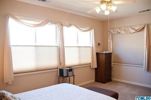 1702 Castle Way, Lemoore, CA 93245 photo 24