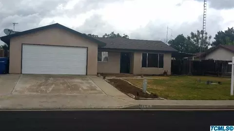 1156 E Myrtle St, Hanford, CA 93230 photo 2