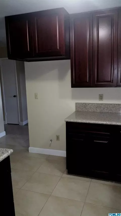 1156 E Myrtle St, Hanford, CA 93230 photo 7