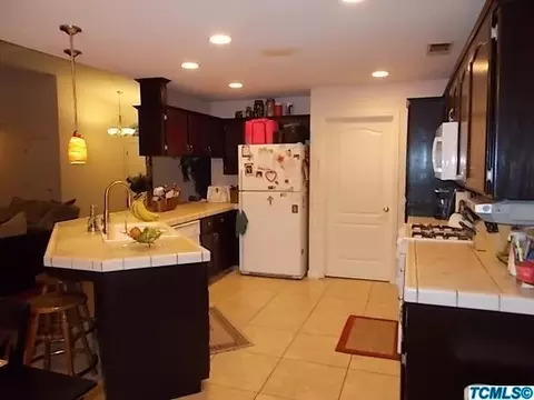 2300 E Cherry Ave, Visalia, CA 93292 photo 7
