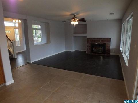 796 E Orange St, Hanford, CA 93230 photo 6