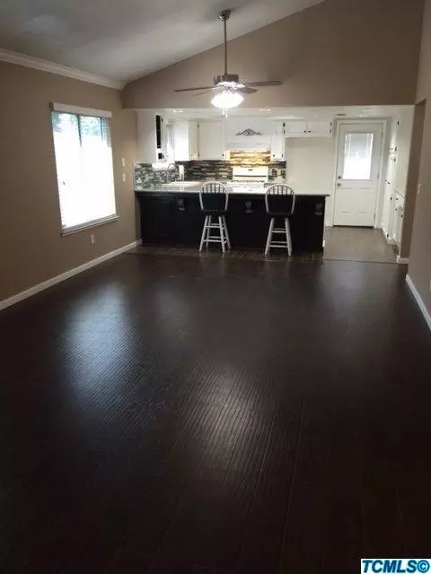 1707 E Cross Ave, Tulare, CA 93274 photo 4