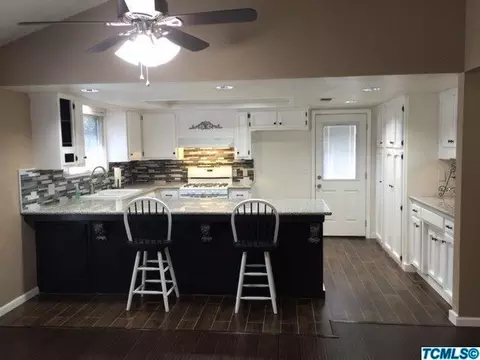 1707 E Cross Ave, Tulare, CA 93274 photo 8