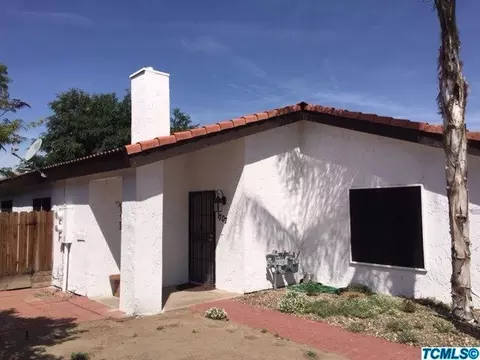 1707 E Cross Ave, Tulare, CA 93274 photo 1
