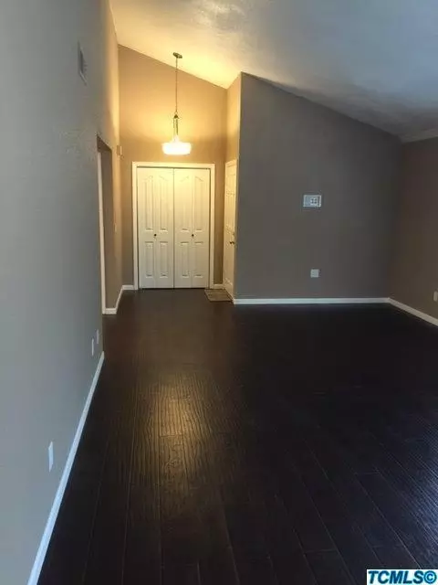 1707 E Cross Ave, Tulare, CA 93274 photo 6