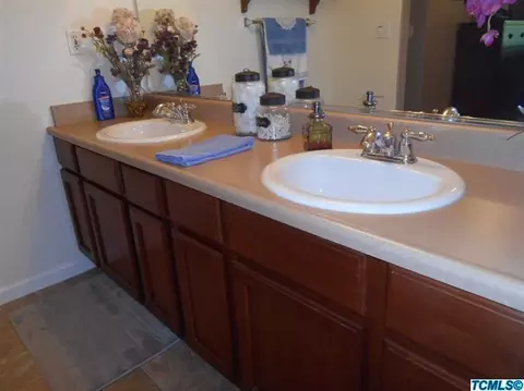 2251 E Victor Ave, Visalia, CA 93292 photo 48