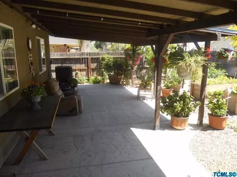 2251 E Victor Ave, Visalia, CA 93292 photo 5