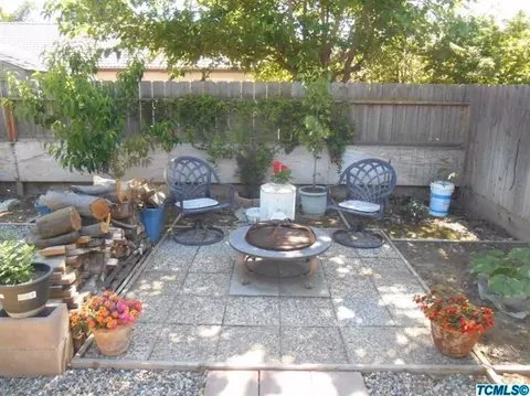 2251 E Victor Ave, Visalia, CA 93292 photo 8