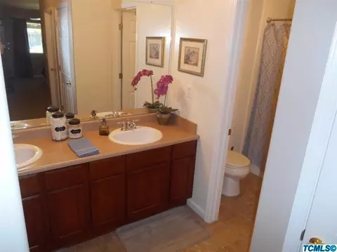 2251 E Victor Ave, Visalia, CA 93292 photo 32