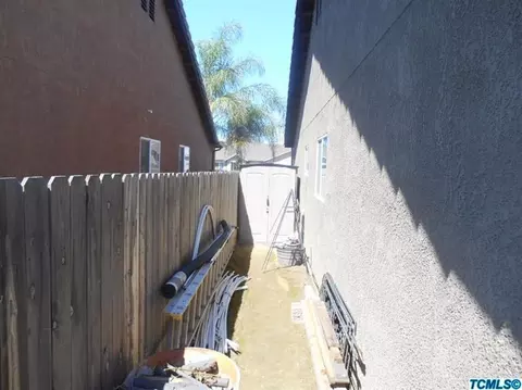 2251 E Victor Ave, Visalia, CA 93292 photo 10