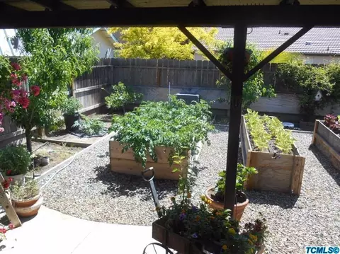 2251 E Victor Ave, Visalia, CA 93292 photo 7