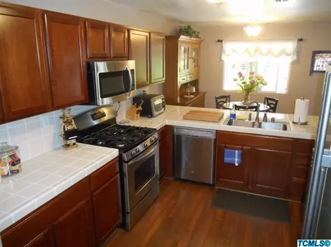 2251 E Victor Ave, Visalia, CA 93292 photo 13