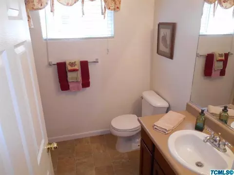 2251 E Victor Ave, Visalia, CA 93292 photo 26