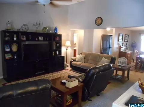 2251 E Victor Ave, Visalia, CA 93292 photo 12