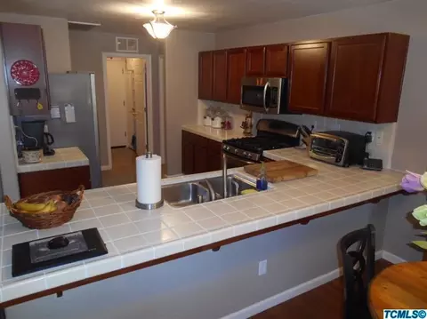 2251 E Victor Ave, Visalia, CA 93292 photo 14