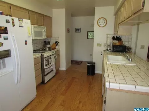 1920 E College Ave, Visalia, CA 93292 photo 11