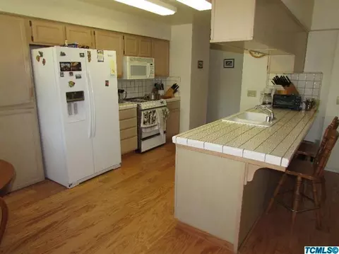 1920 E College Ave, Visalia, CA 93292 photo 10