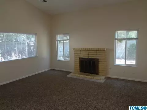 1211 E Ferguson Ave, Visalia, CA 93292 photo 3