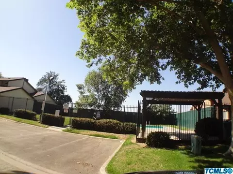 1211 E Ferguson Ave, Visalia, CA 93292 photo 16