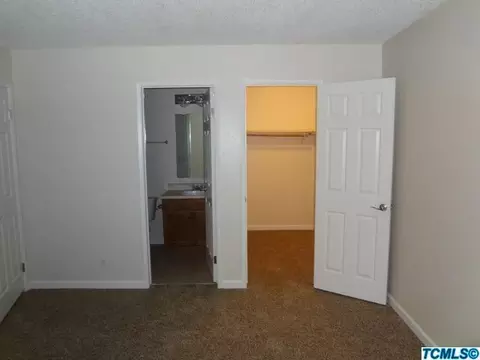 1211 E Ferguson Ave, Visalia, CA 93292 photo 12