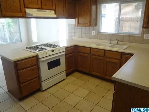 1211 E Ferguson Ave, Visalia, CA 93292 photo 8