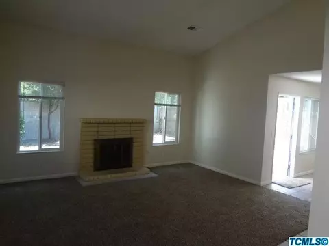 1211 E Ferguson Ave, Visalia, CA 93292 photo 2