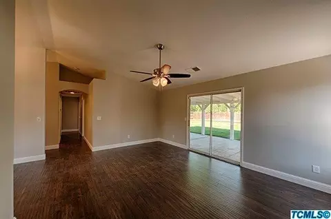 436 Barcelona Dr, Lemoore, CA 93245 photo 2