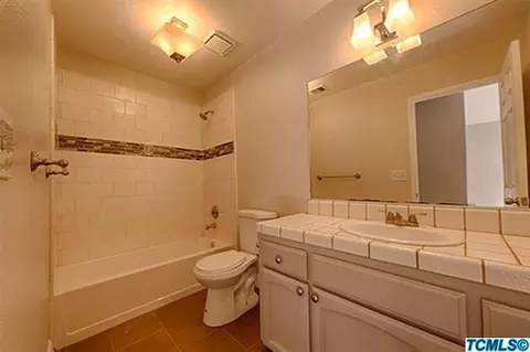 436 Barcelona Dr, Lemoore, CA 93245 photo 5