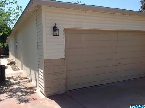 1011 E Noble Ave, Visalia, CA 93292 photo 4