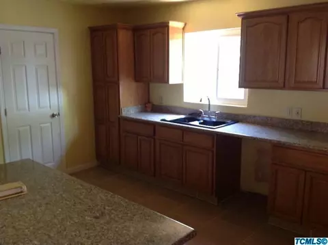 1011 E Noble Ave, Visalia, CA 93292 photo 13