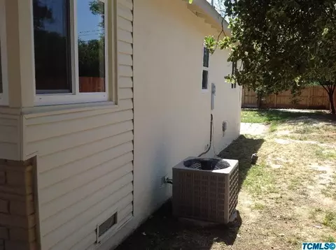 1011 E Noble Ave, Visalia, CA 93292 photo 7