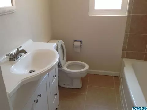 1011 E Noble Ave, Visalia, CA 93292 photo 23