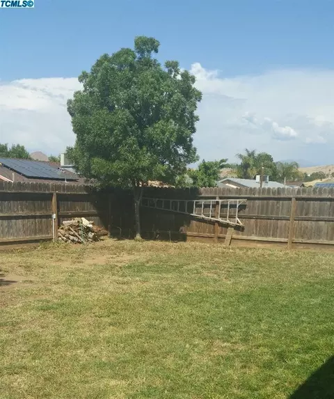 265 E Hickory St, Lindsay, CA 93247 photo 12
