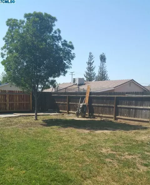 265 E Hickory St, Lindsay, CA 93247 photo 13
