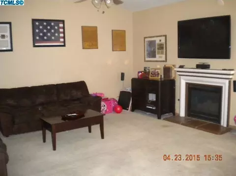 1655 Tulip St, Lemoore, CA 93245 photo 8