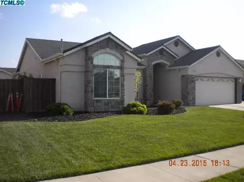 1655 Tulip St, Lemoore, CA 93245 photo 2