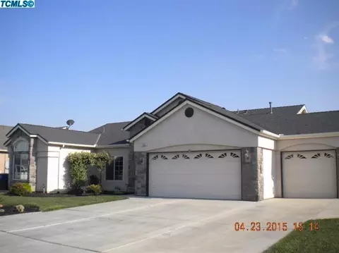 1655 Tulip St, Lemoore, CA 93245 photo 3