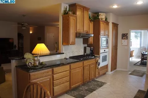 2011 E Dorothea Ct, Visalia, CA 93292 photo 17