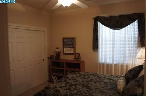 2011 E Dorothea Ct, Visalia, CA 93292 photo 23