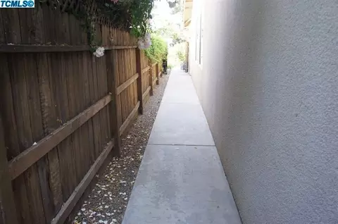 2011 E Dorothea Ct, Visalia, CA 93292 photo 39