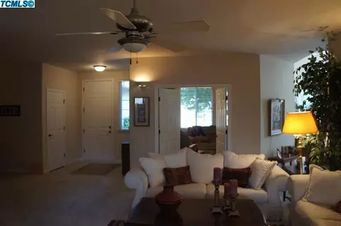 2011 E Dorothea Ct, Visalia, CA 93292 photo 11