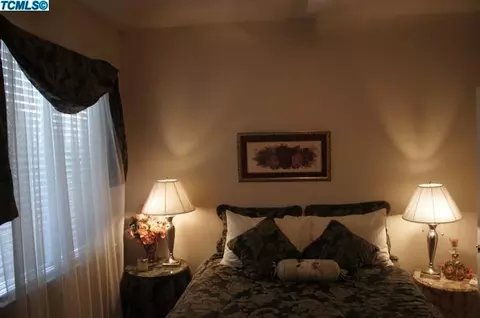 2011 E Dorothea Ct, Visalia, CA 93292 photo 25